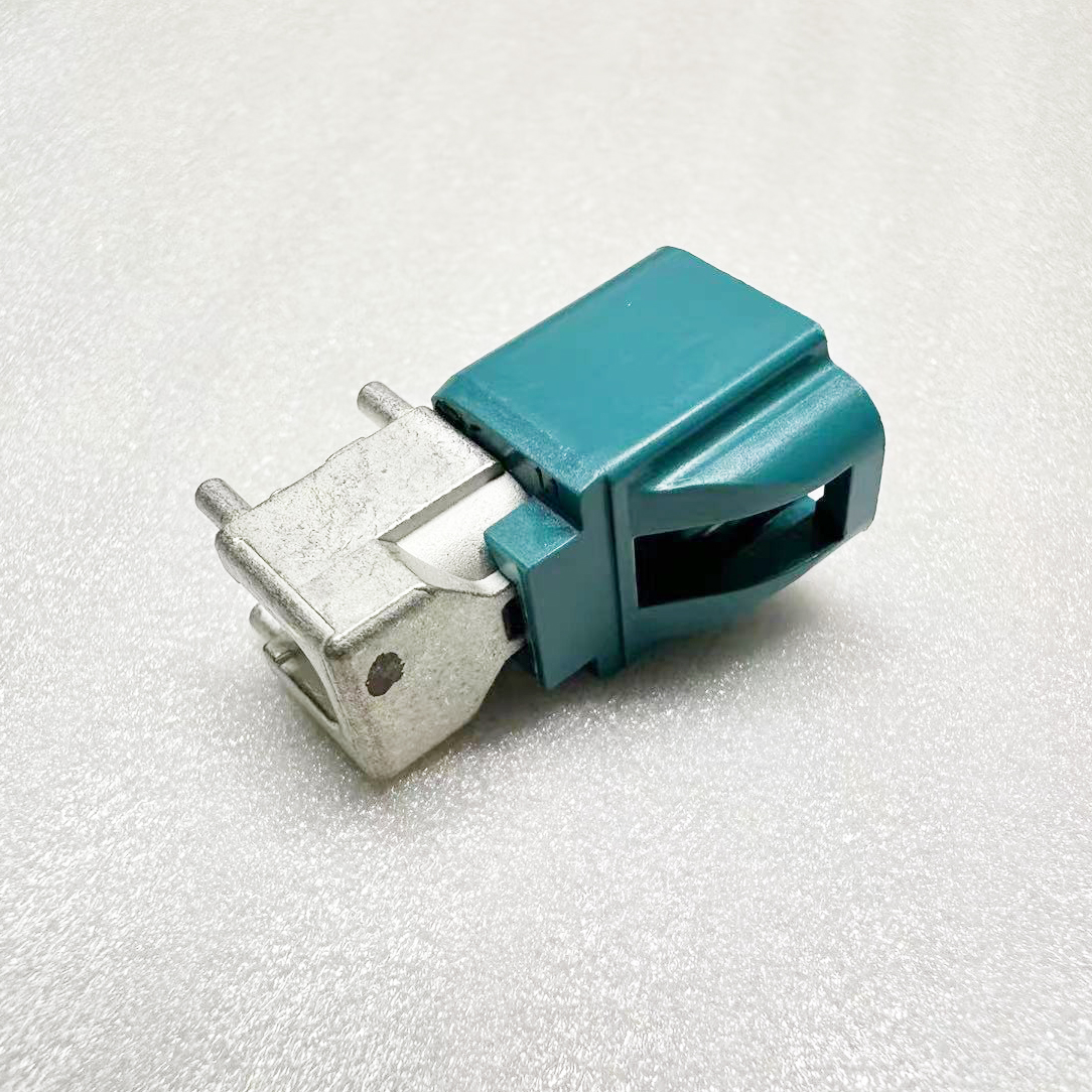 H-MTD  40MT5-Z 10Gbps connector